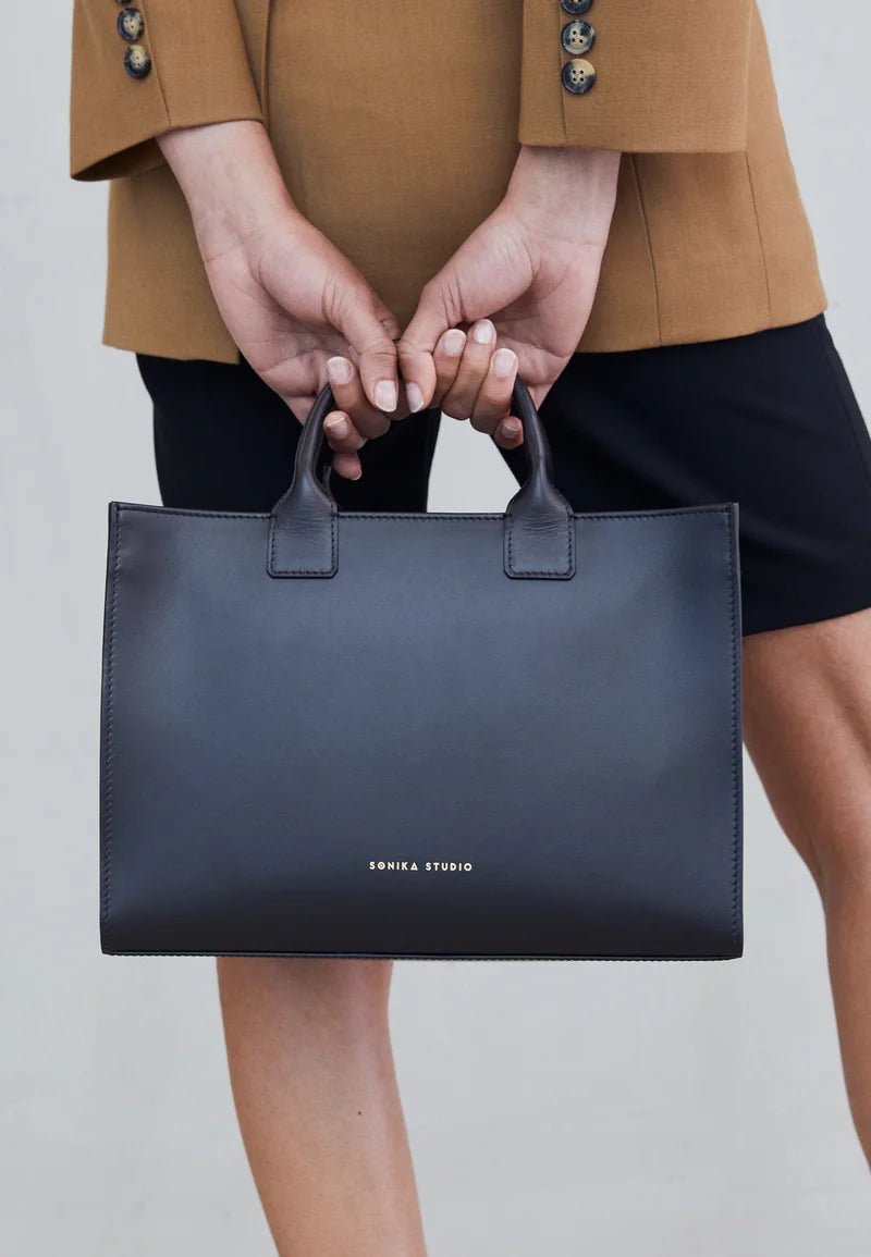 Tonika | Black leather
