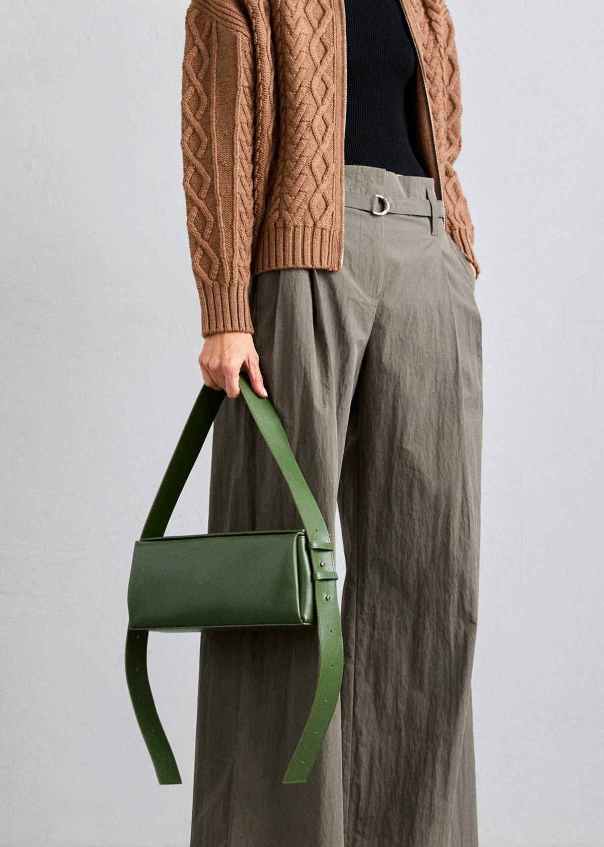 Sac Allongé à Bandoulière Ajustable Sothéary - Cuir vert matcha
