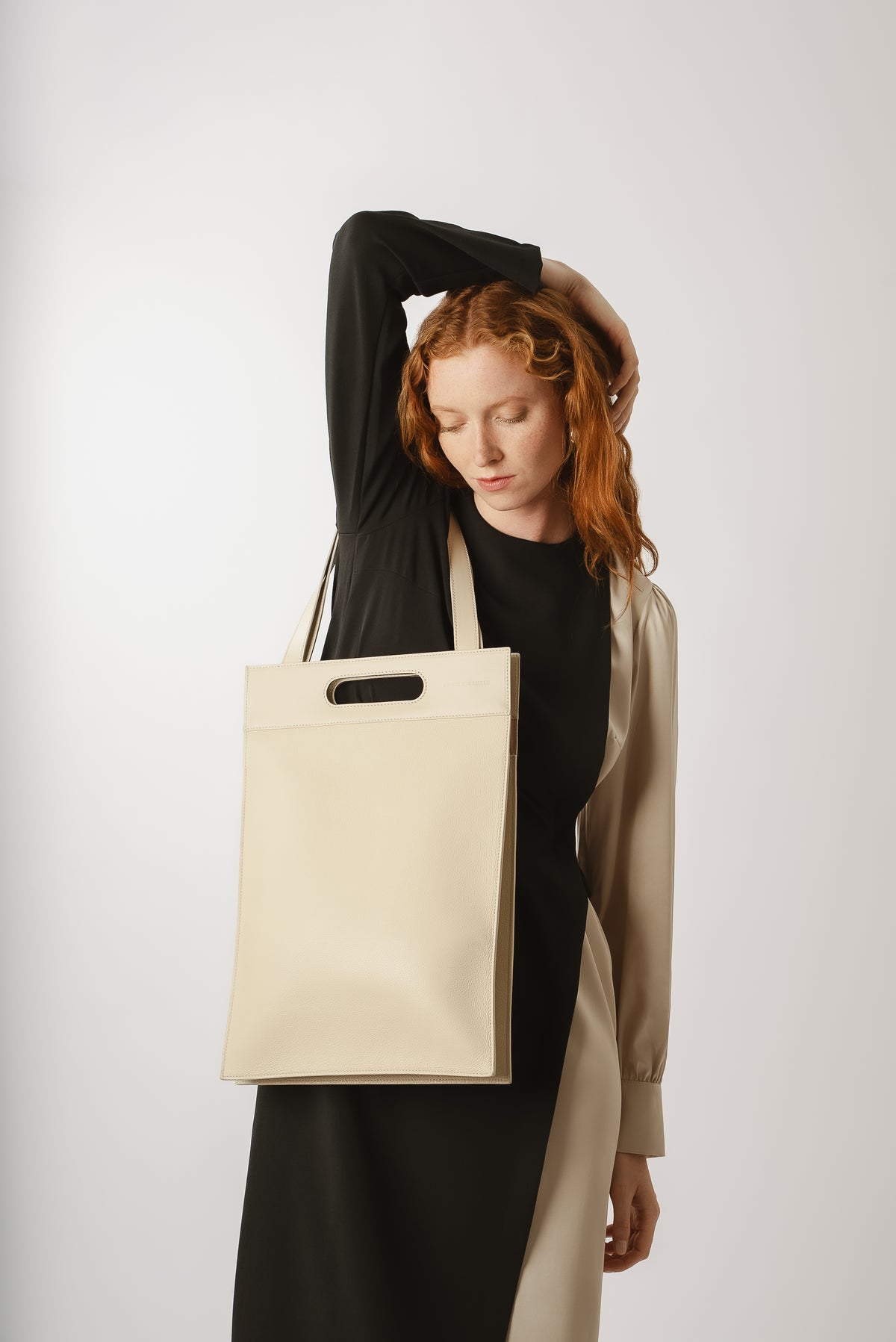 Work Laptop Tote Bag Simone - Black Leather