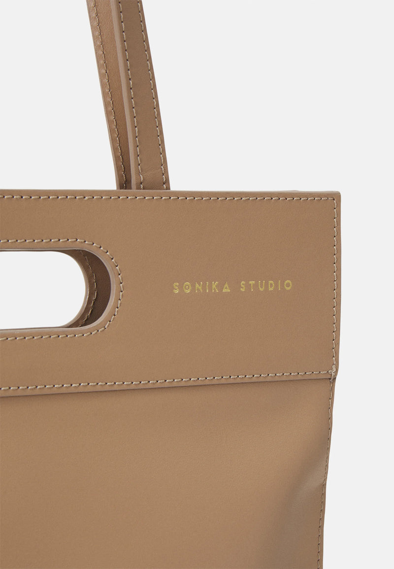 Sarany | Hazelnut leather