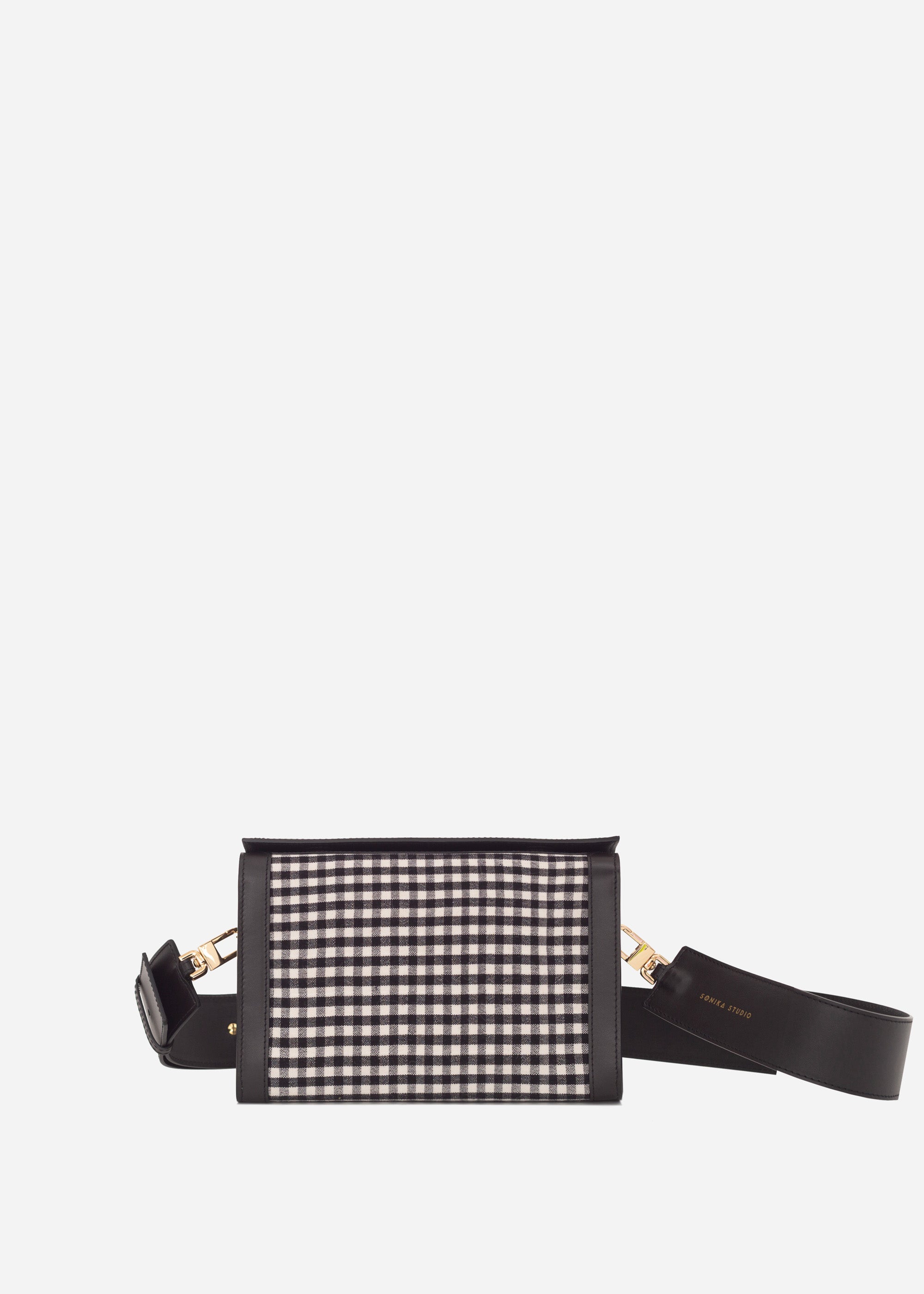 Véranyne | Black & White