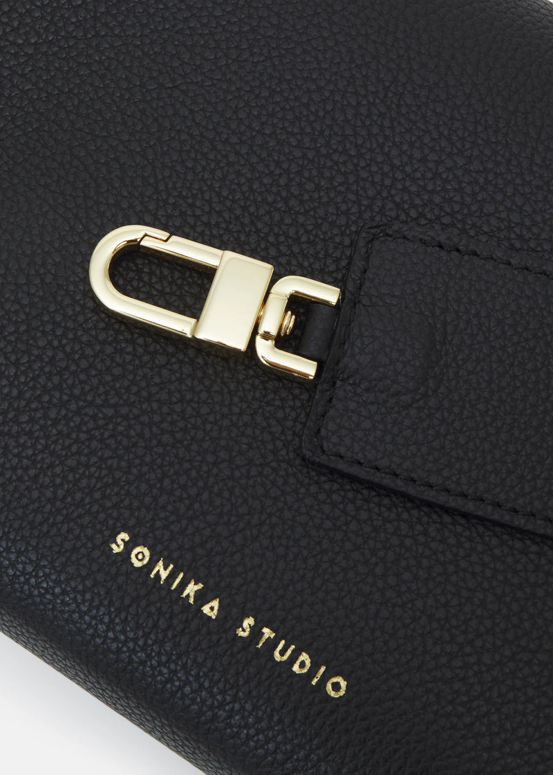 Véranyne | Black Grained leather