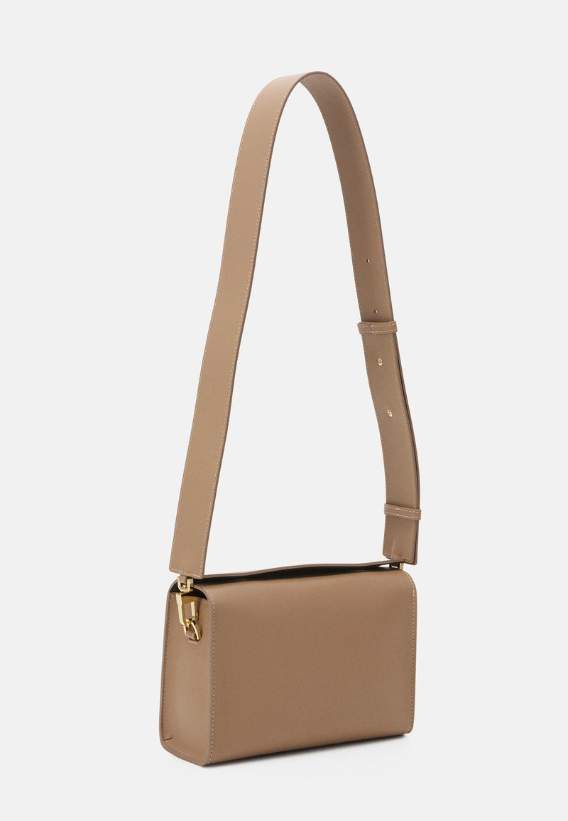 Véranyne | Hazelnut leather