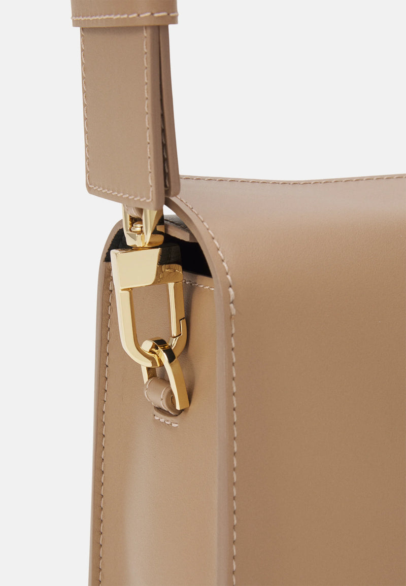 Véranyne | Hazelnut leather